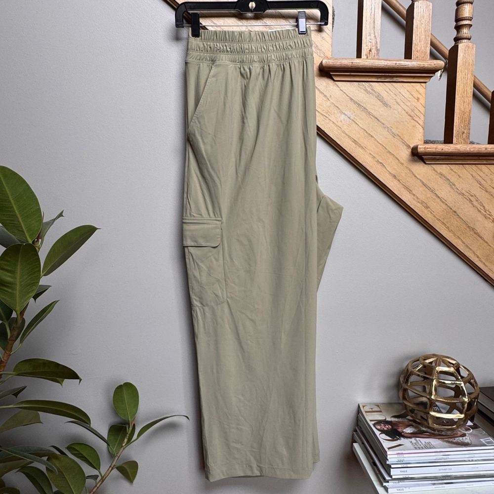 NWT Old Navy 3X High Rise Wide Leg SleekTech Cargo Pants Go-Dry Green Beige